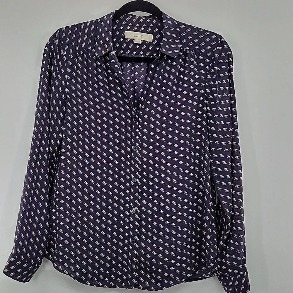 3 For$20 Loft Blue button down shirt w/ Cream design size SP